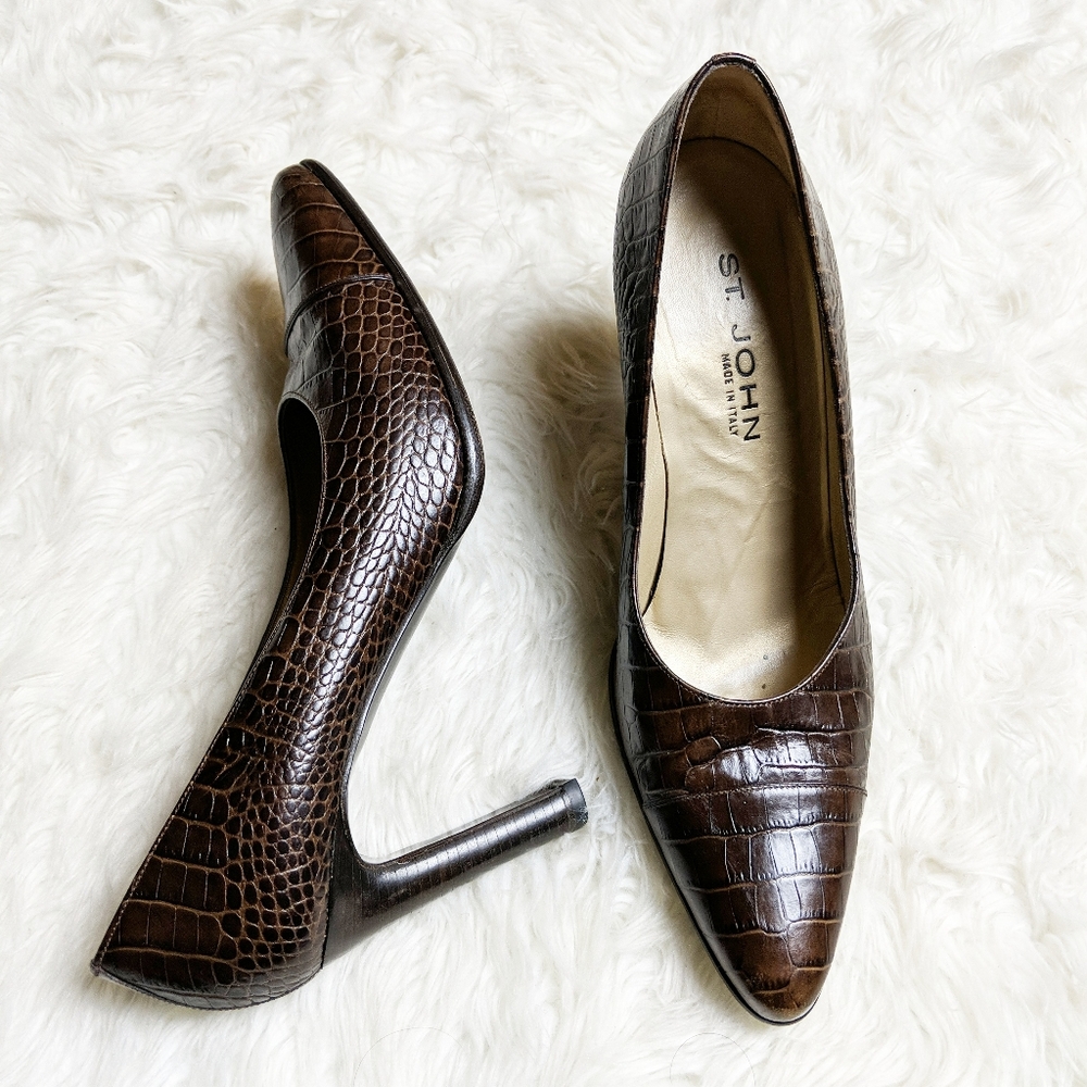 St. John Brown Crocodile Embossed Leather Pump 10